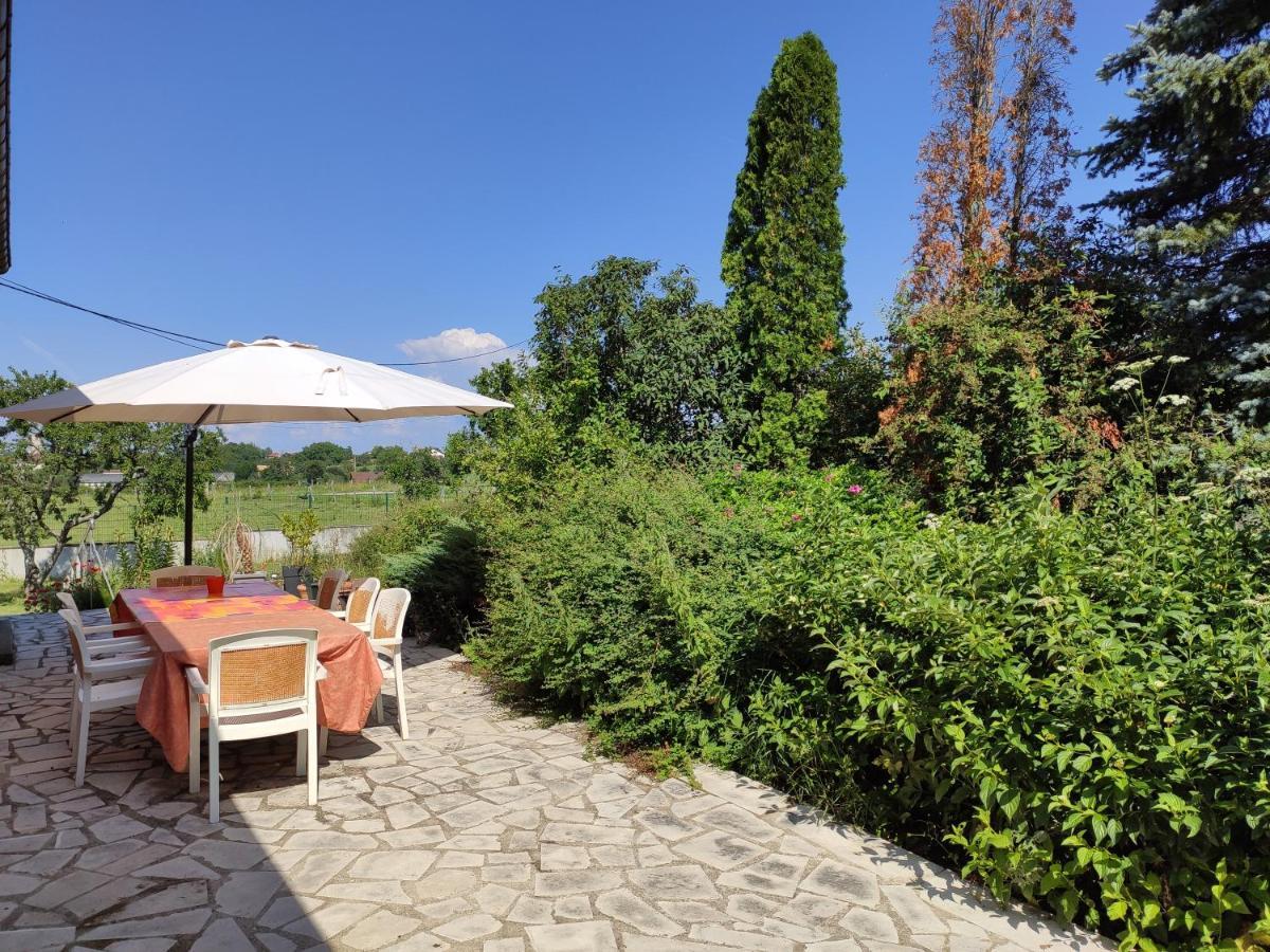 Domaine Des Arts Hotel Dompierre  Bagian luar foto